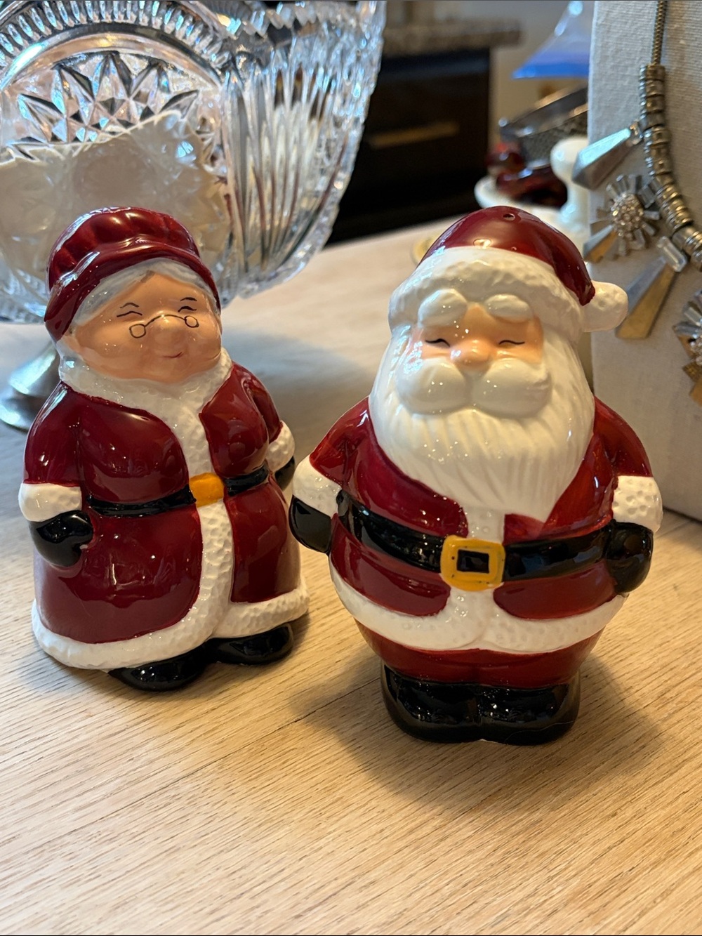 PUBLIX SUPER MARKETS | 2002 Limited Santa & Mrs. Claus Salt & Pepper Shakers